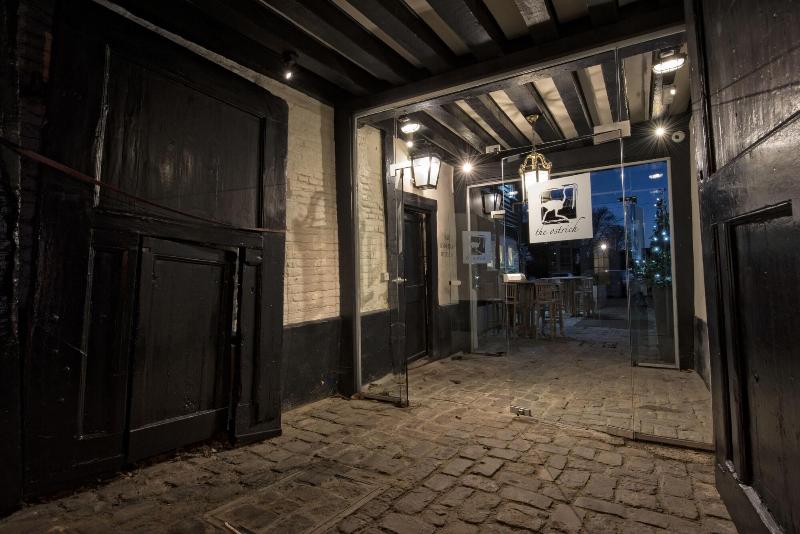 The Ostrich Inn - Teras
