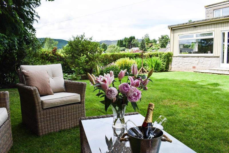 Craigmhor Lodge & Courtyard - Teras