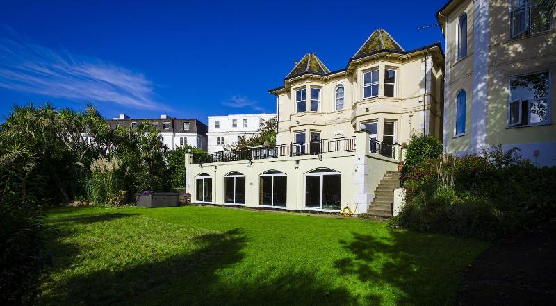 Crofton House Hotel - SELF CHECK IN - Genel