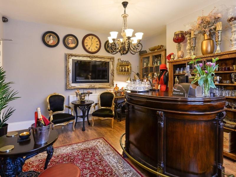 Mama's Inn Boutique Guest House - Bar