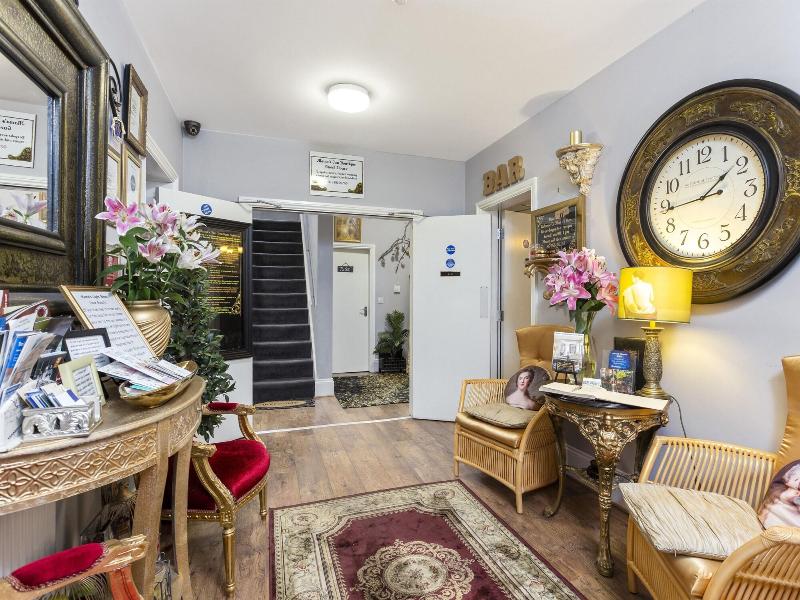 Mama's Inn Boutique Guest House - Lobi