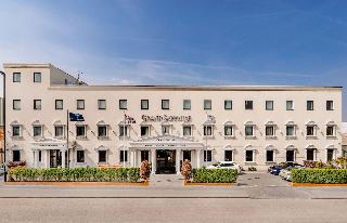 Grand Sapphire Hotel otel fotoğrafı