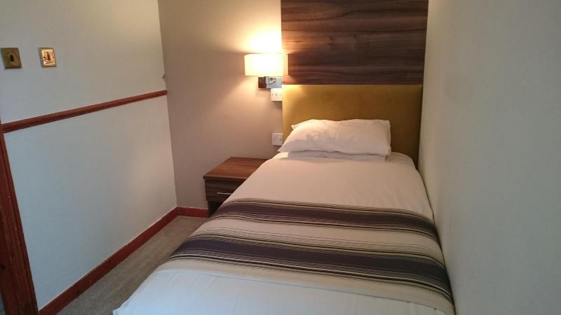 Livingston Lodge Hotel - Oda
