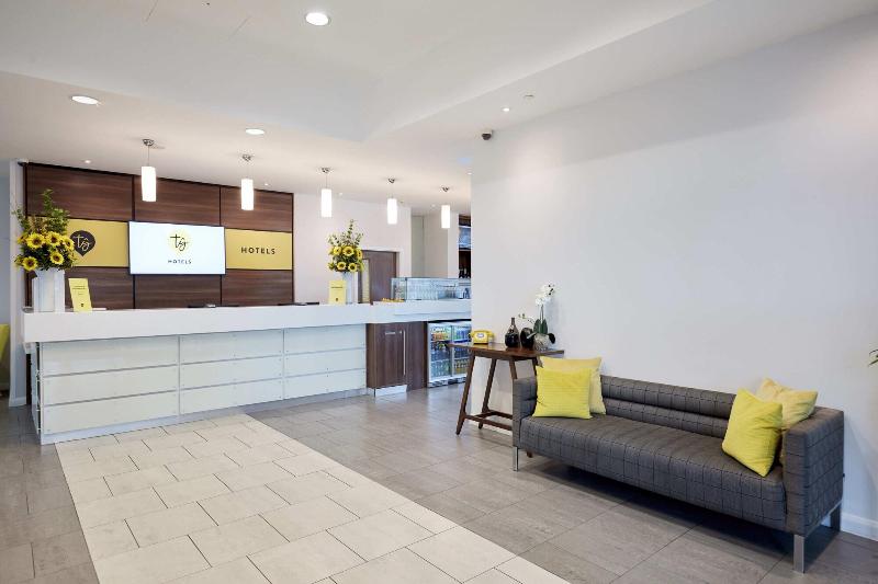 Ty Hotel - Lobi
