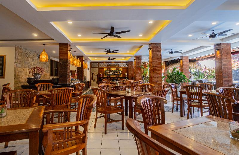 Wina Holiday Villa Kuta Bali - Restoran