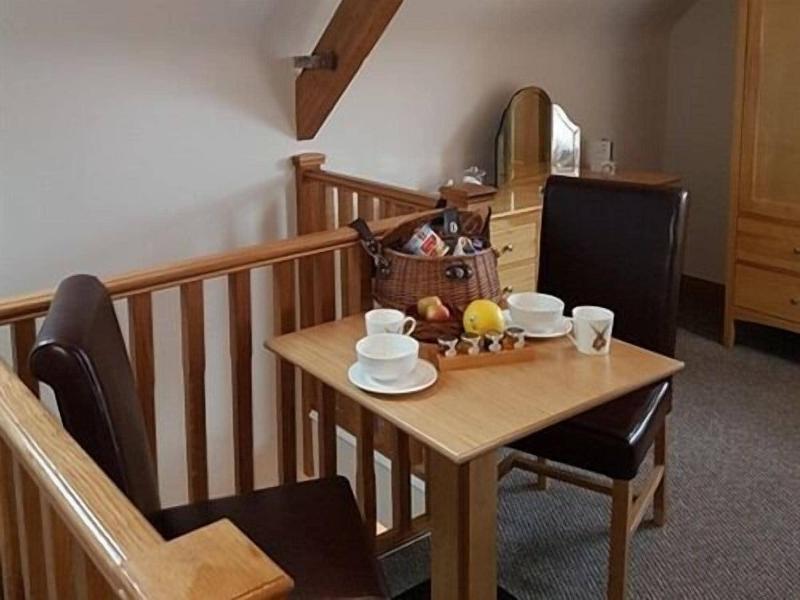 The Dovecote Inn - Genel