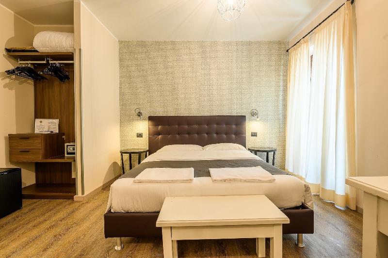 Hotel Perpoin - Lobi