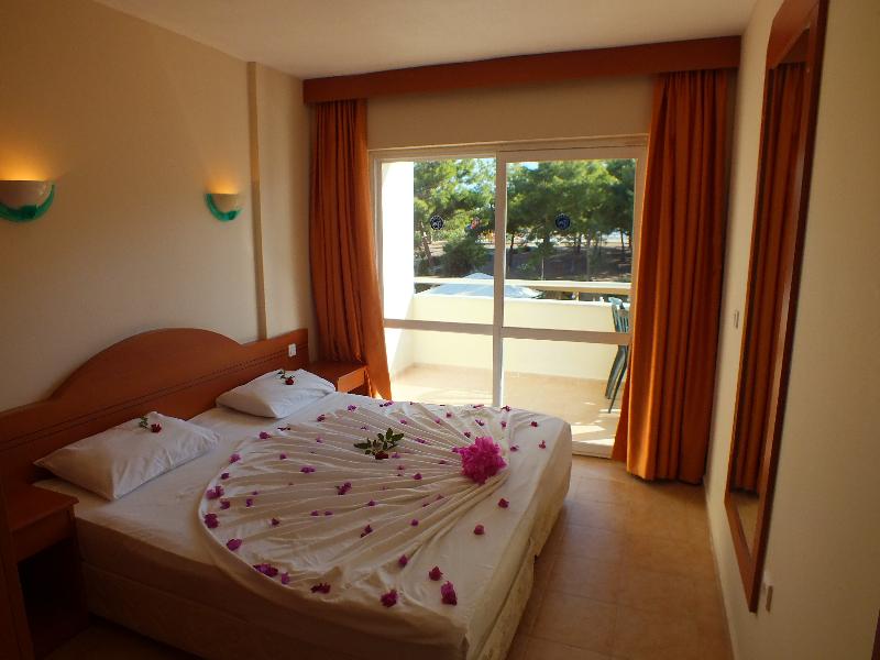 Tuntas Family Suites Kusadasi - Oda