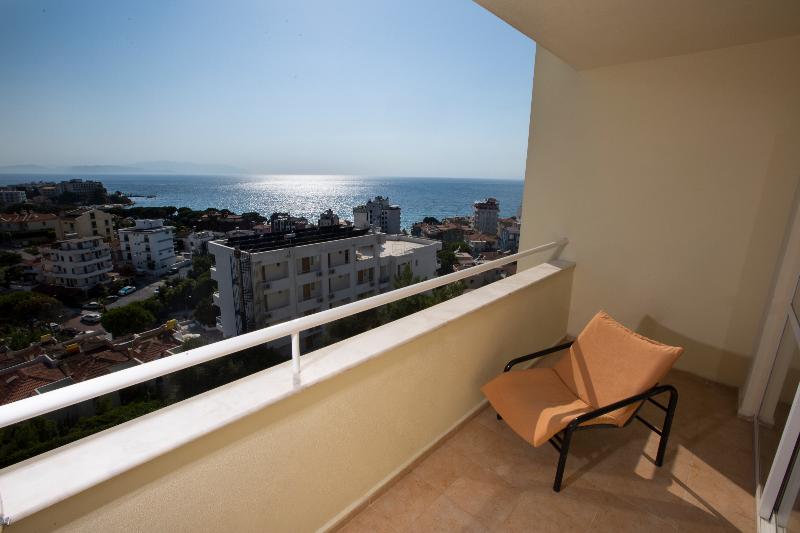Tuntas Family Suites Kusadasi - Oda