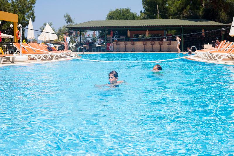 Tuntas Family Suites Kusadasi - Havuz