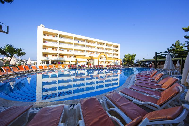 Tuntas Family Suites Kusadasi - Havuz
