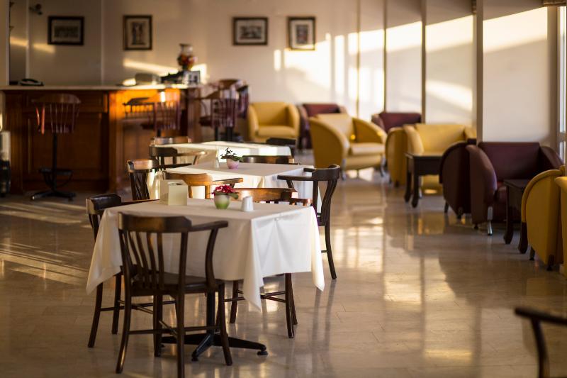 Tuntas Family Suites Kusadasi - Restoran