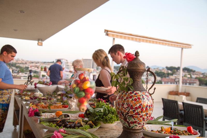 Tuntas Family Suites Kusadasi - Restoran