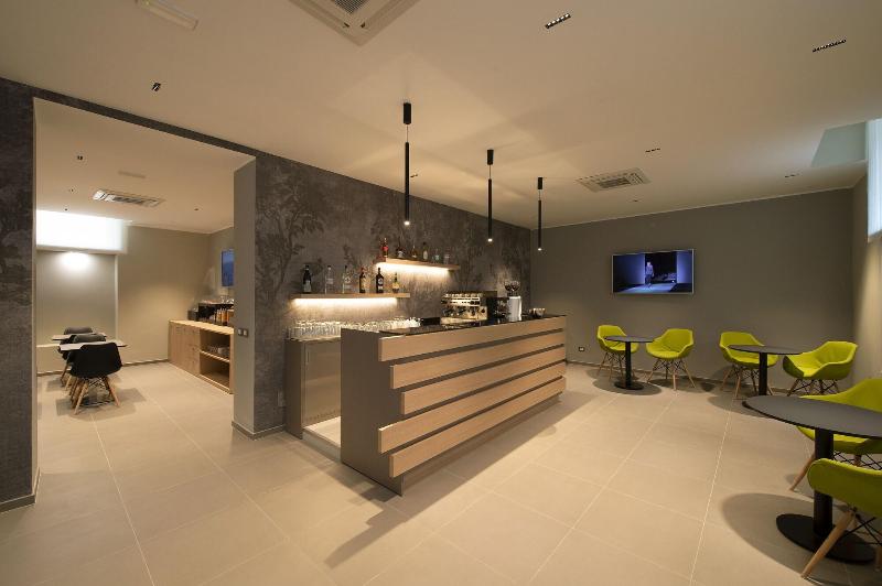 Hotel H21 - Bar