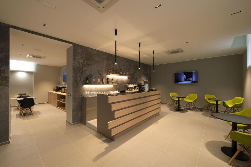 Hotel H21 - Bar