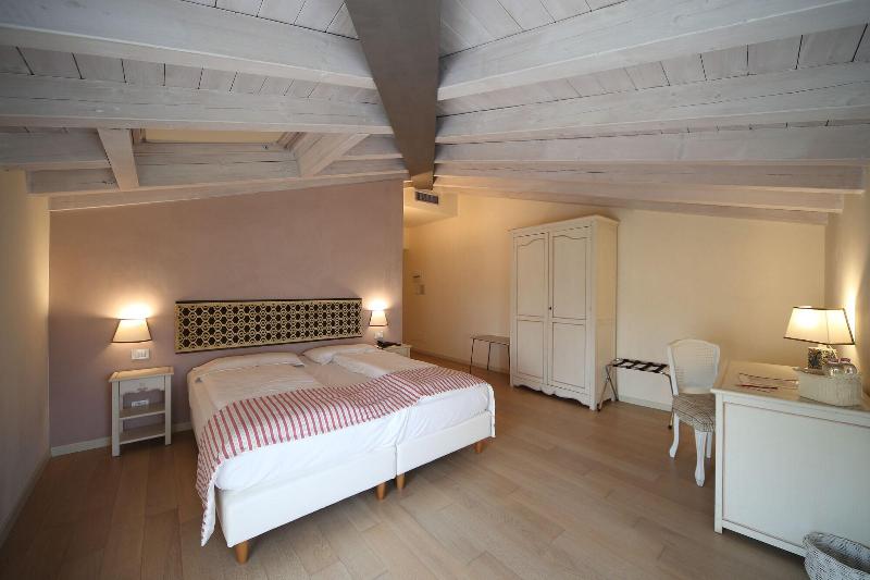 Hotel Villa Moron - Oda