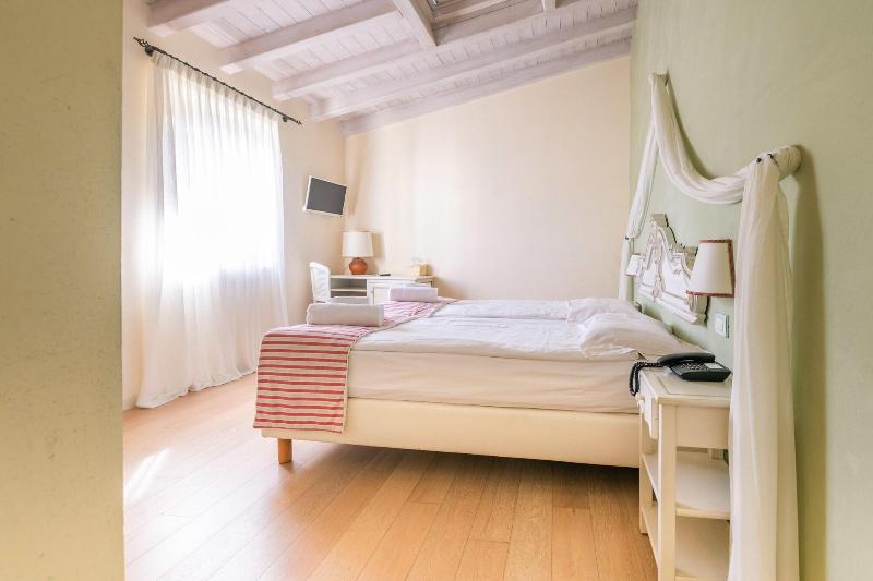 Hotel Villa Moron - Oda