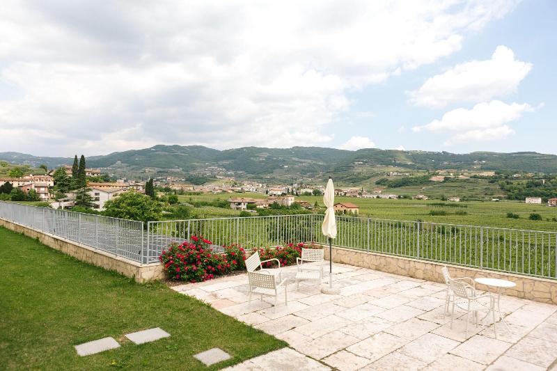 Hotel Villa Moron - Teras
