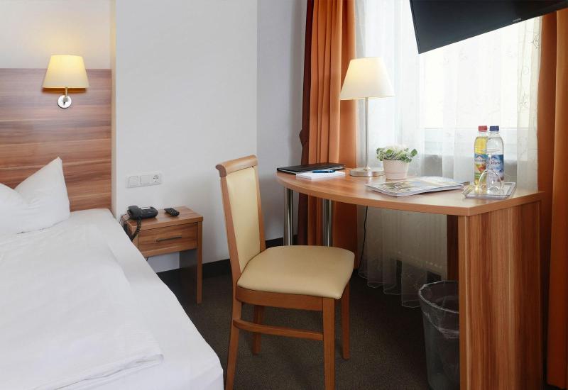 Hotel Bayerisch Meran - Oda