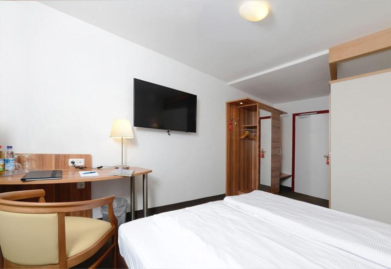 Hotel Bayerisch Meran - Oda