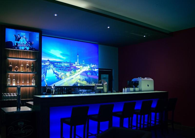 H24 Hoteltow - Bar
