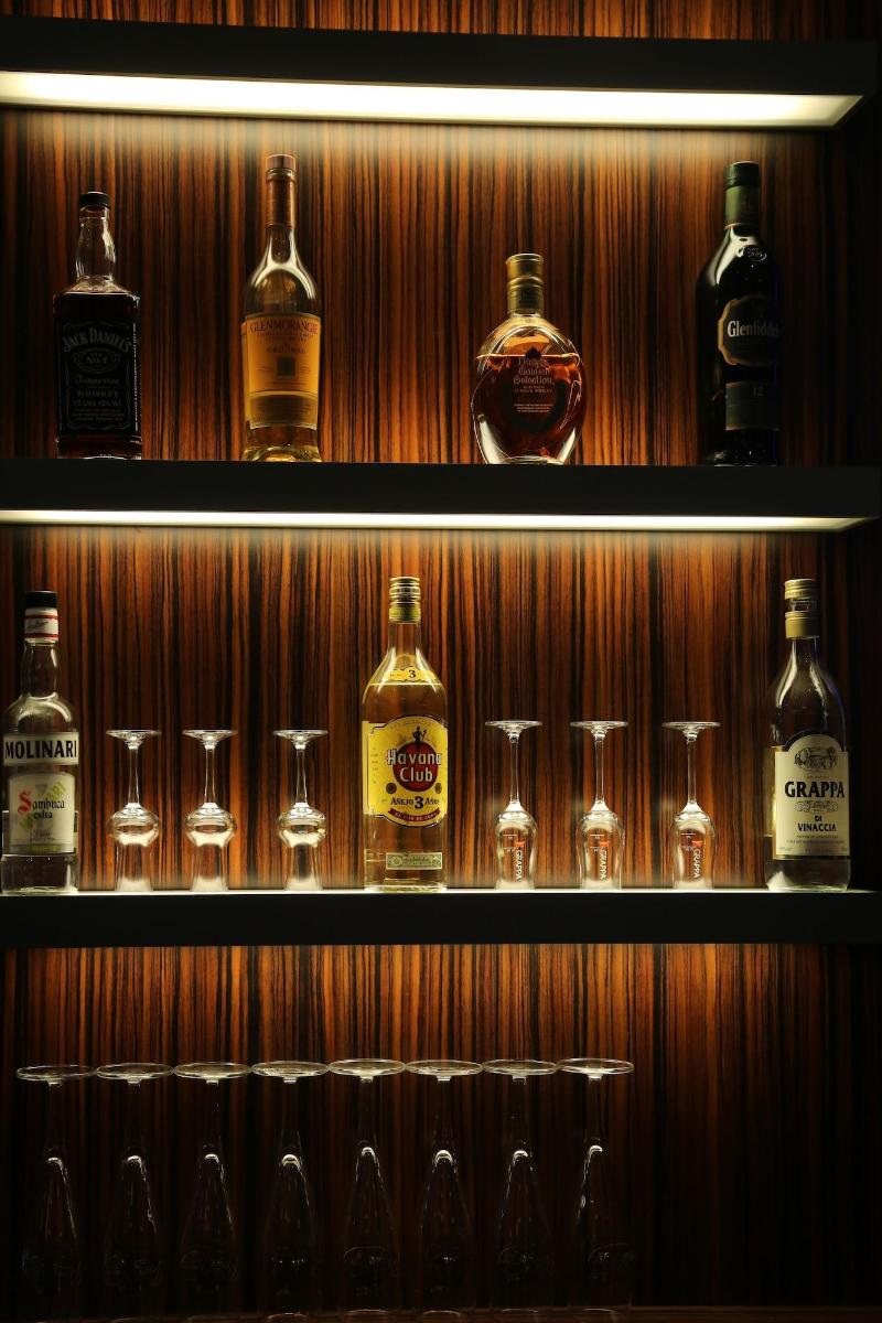 H24 Hoteltow - Bar