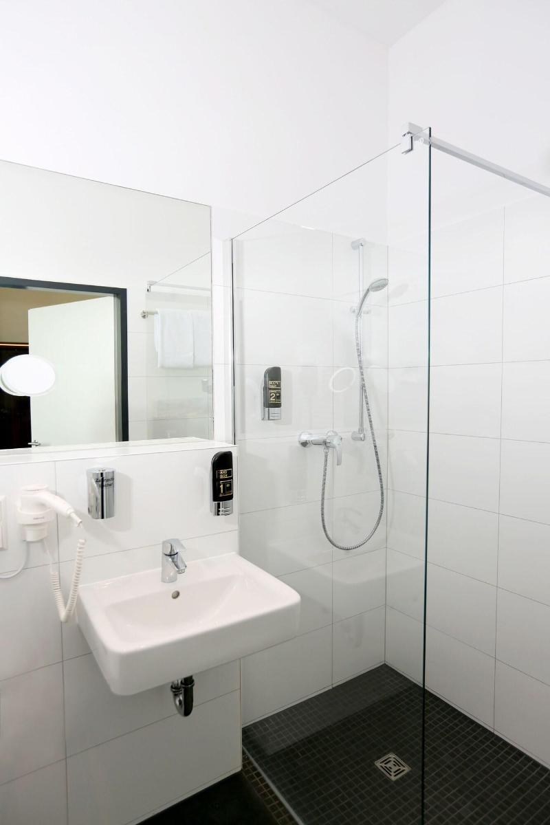 H24 Hoteltow - Oda
