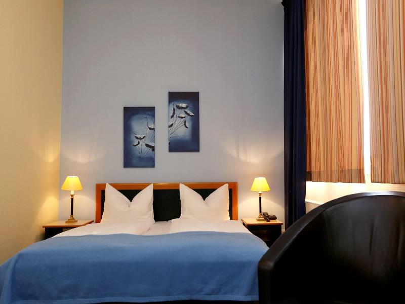 H24 Hoteltow - Oda