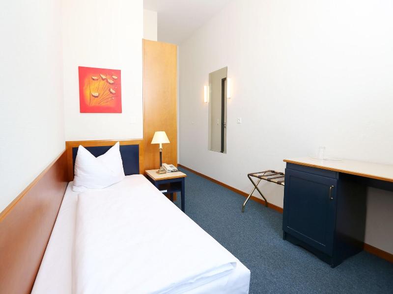H24 Hoteltow - Oda