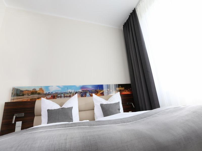 H24 Hoteltow - Oda
