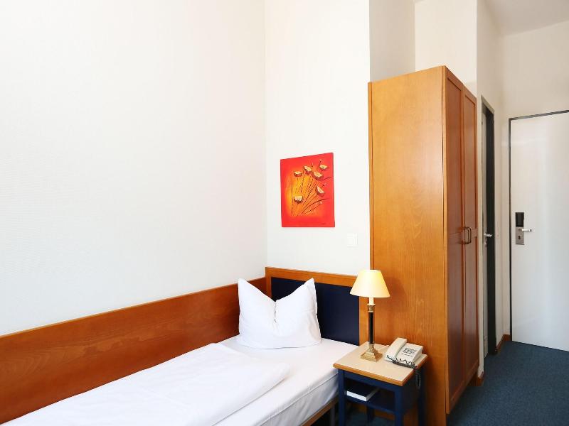 H24 Hoteltow - Oda