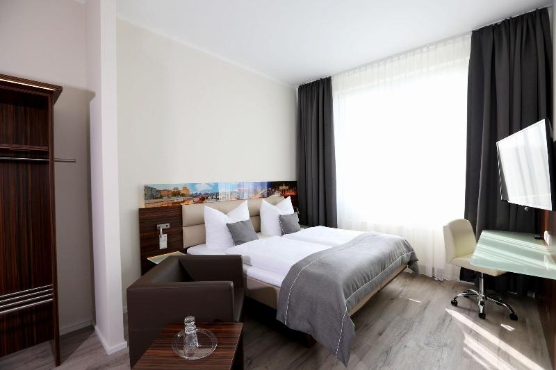 H24 Hoteltow - Oda