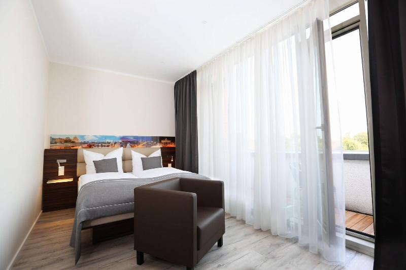 H24 Hoteltow - Oda