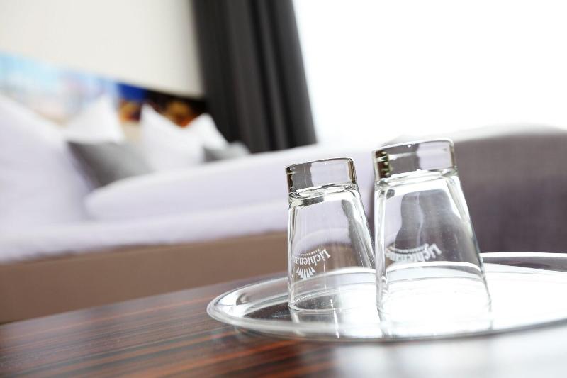 H24 Hoteltow - Oda