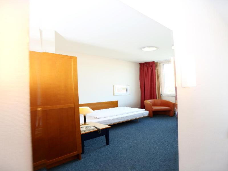 H24 Hoteltow - Oda