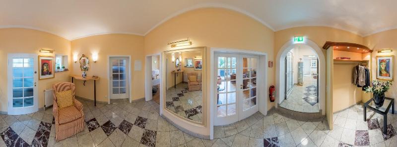 Hotel Villa Im Park - Lobi