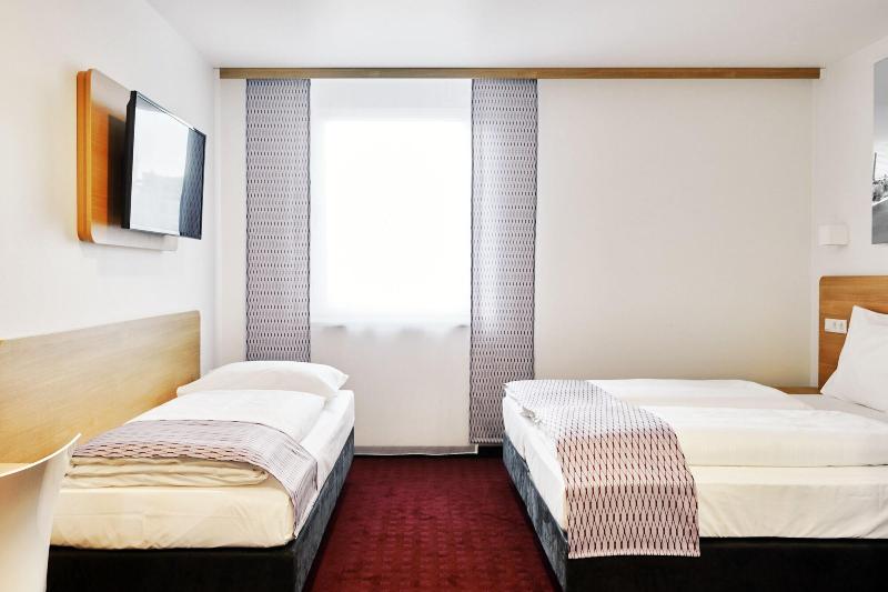 McDreams Hotel Düsseldorf-City - Oda