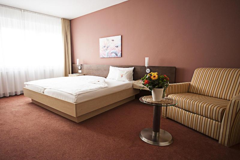 PHÖNIX Hotel - Oda