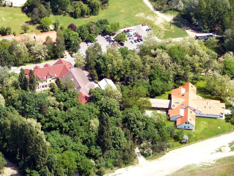 Geréby Kúria Hotel és Lovasudvar - Genel