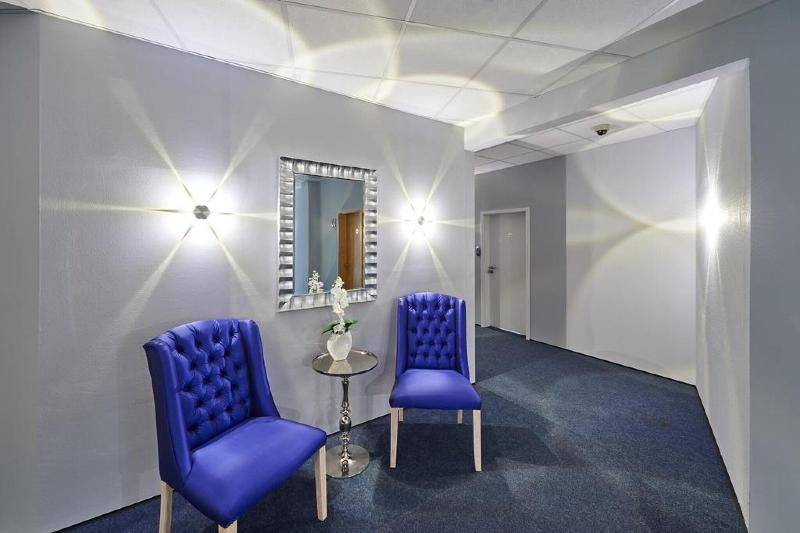 KOMM' IN Hotel - Lobi