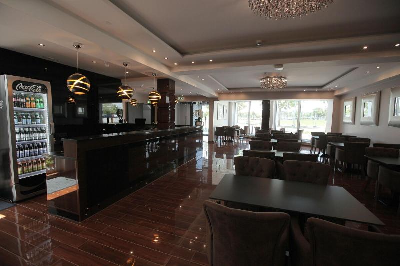 Hotel Starton Am Village - Bar