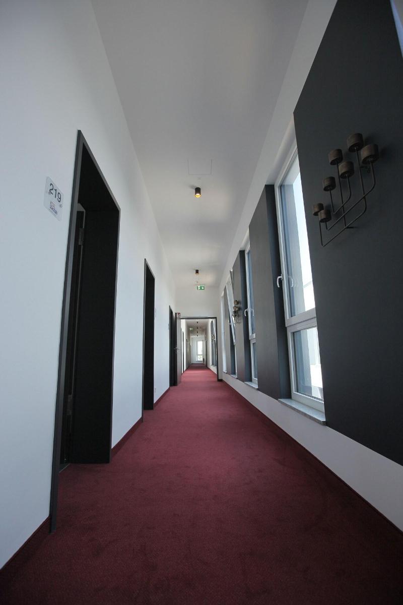 Hotel Starton Am Village - Lobi