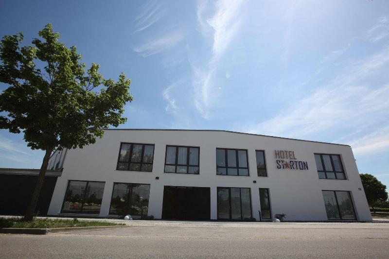 Hotel Starton Am Village - Genel