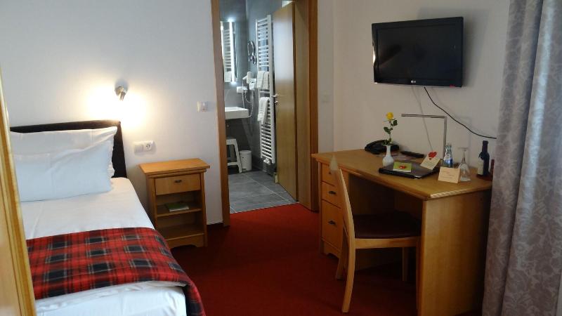 Hotel Elysee - Oda