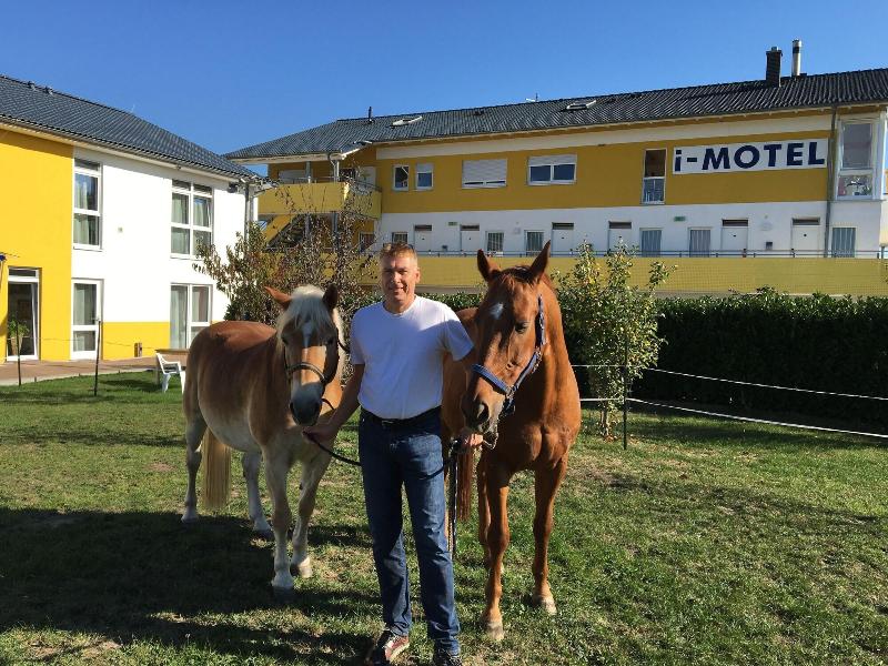 i-Motel - Genel