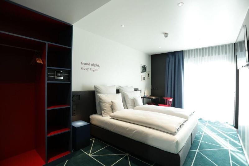 Sander Hotel - Oda