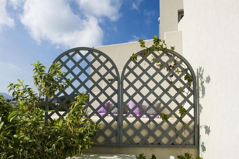 Tsakanos Home - Genel