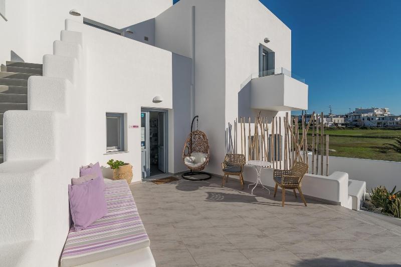 Tsakanos Home - Genel