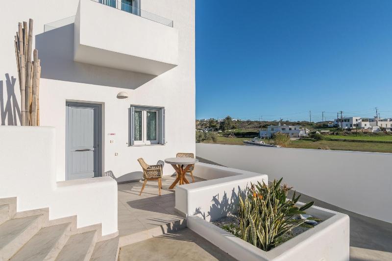 Tsakanos Home - Genel