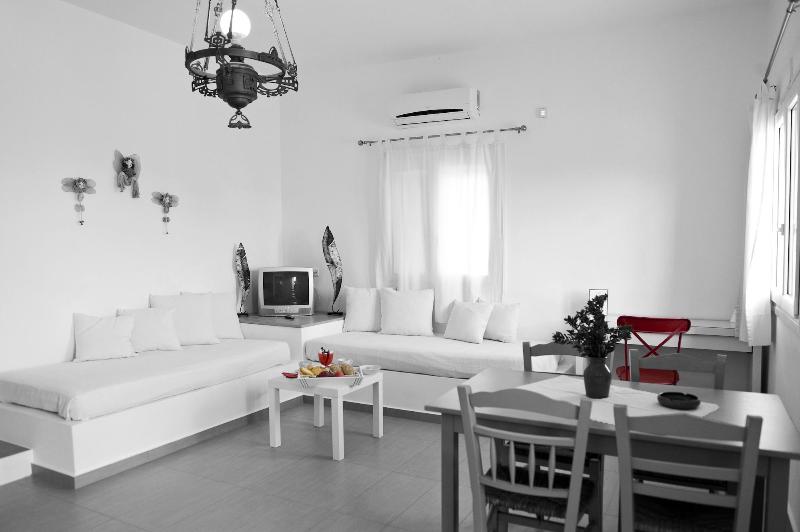 Tsakanos Home - Oda